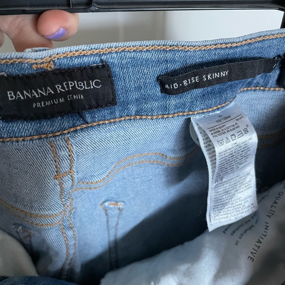 Banana Republic Mid-Rise Skinny Jeans - Picture 3 of 3